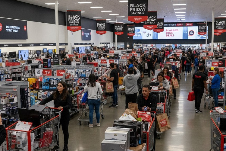 Фото О рождественских распродажах, «Чёрной пятнице», «Дне холостяка» и других приятных вещах Святочное интервью 